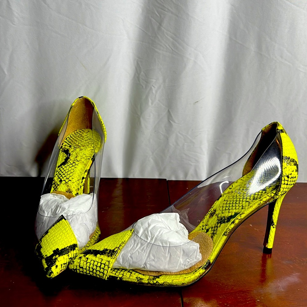 7.5 neon yellow heels ( python print)